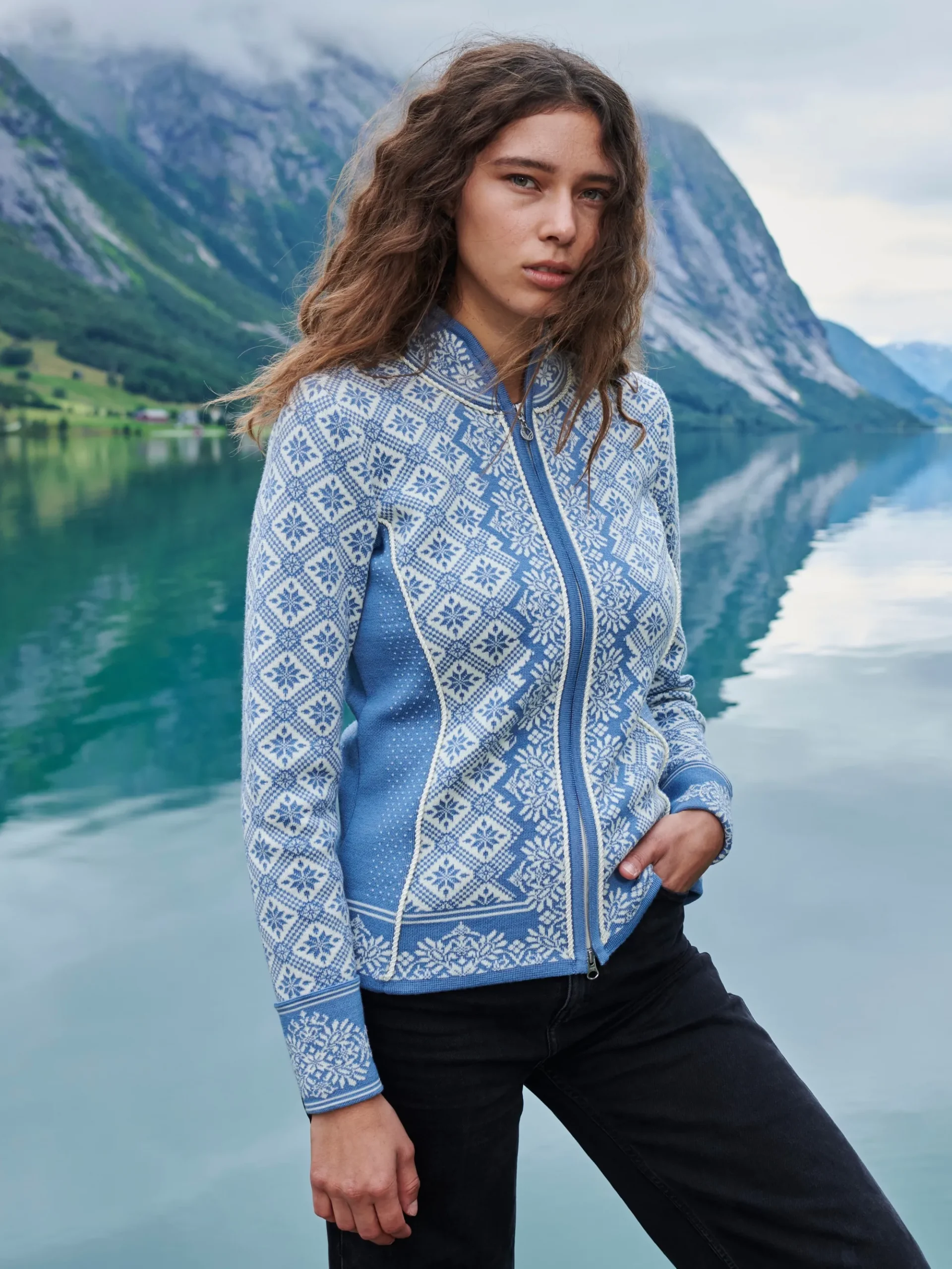 Dale of Norway Kort Ulljakke Og Cardigan-Christiania Ulljakke - Merino Lys Bla Offwhite