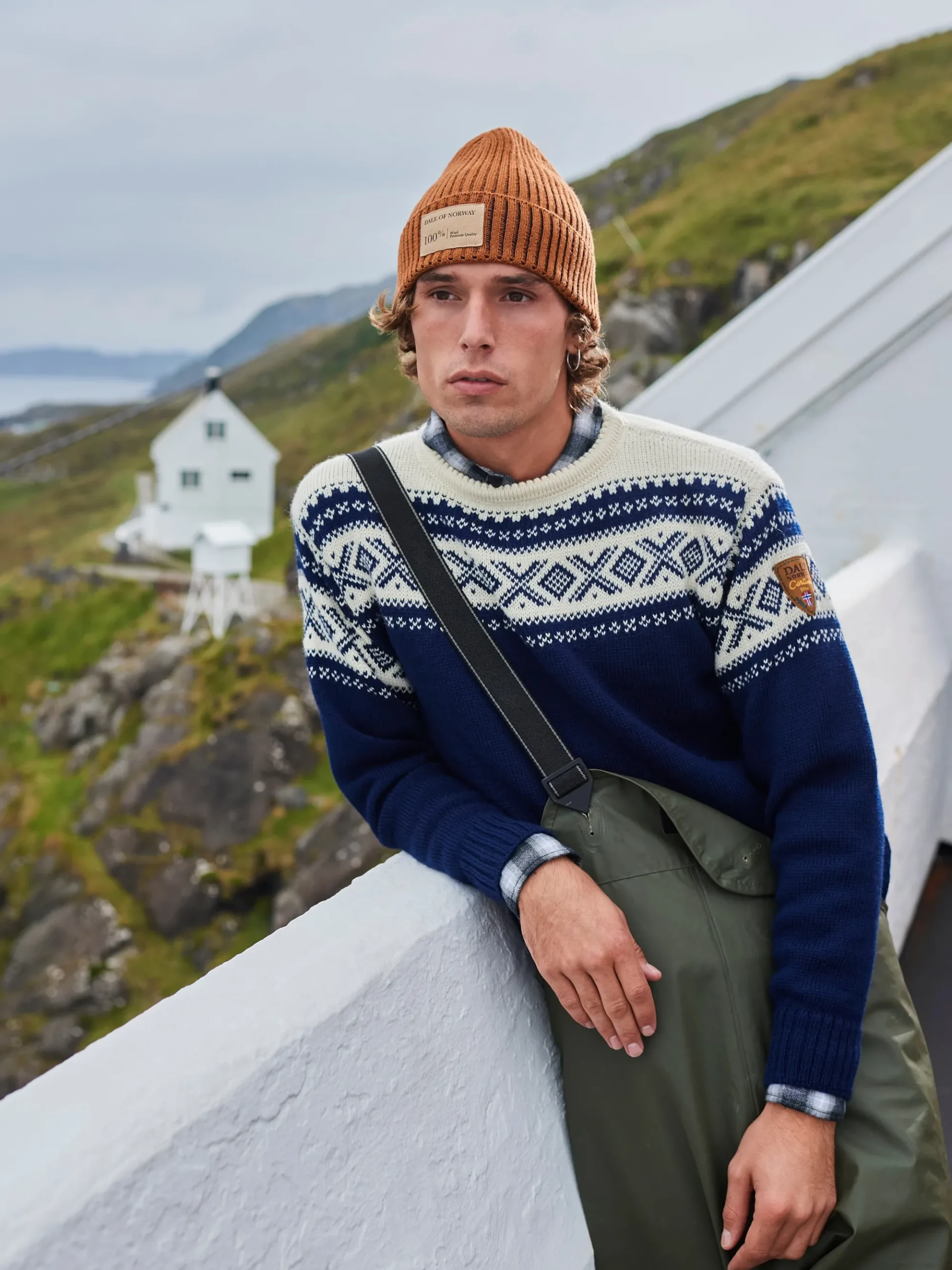 Dale of Norway Rund Hals-Cortina 1956 Unisex Genser - Norsk Ull Mork Bla