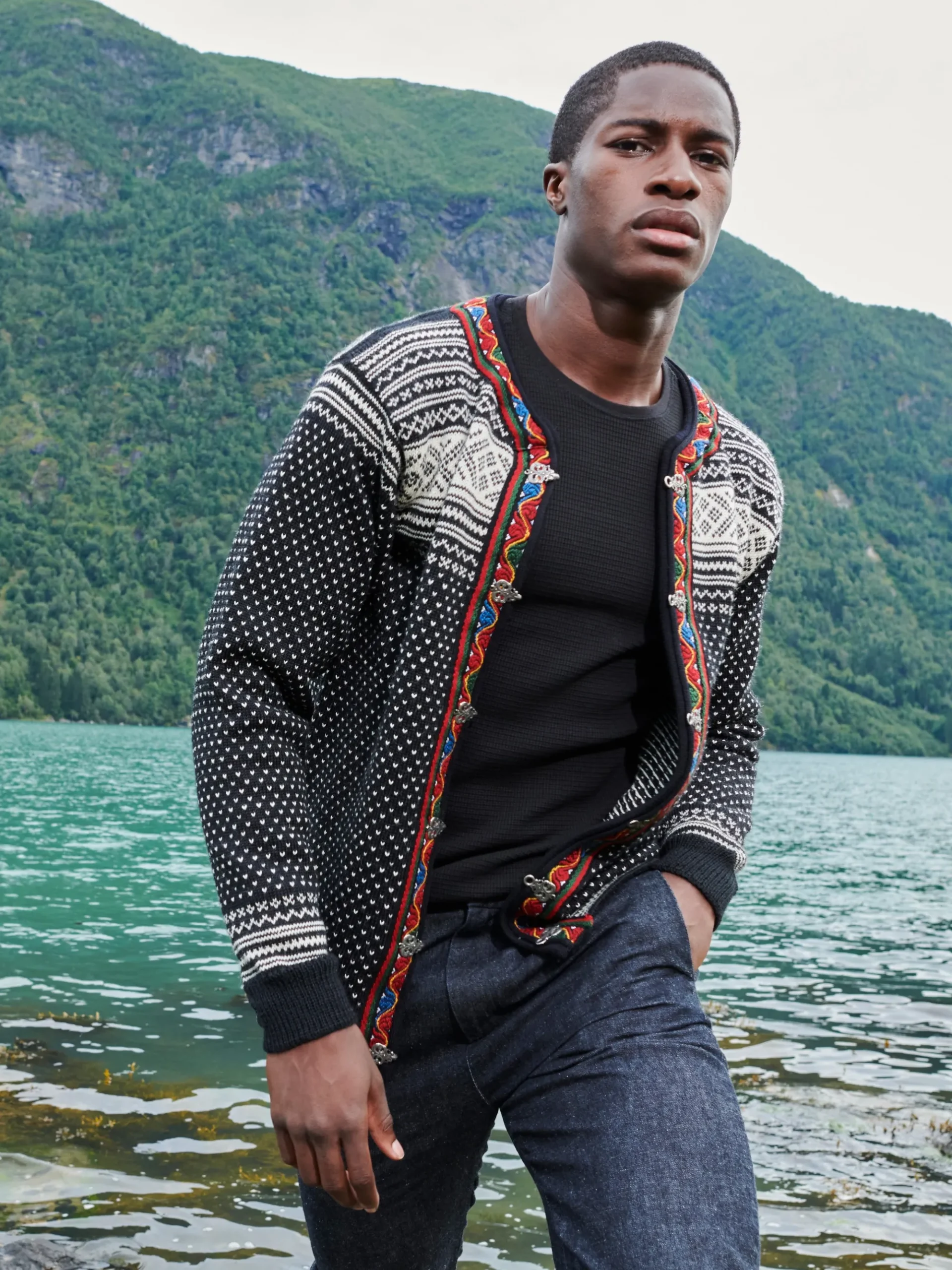 Dale of Norway Kort Ulljakke Og Cardigan-Setesdal Lusekofte - Norsk Ull Sort