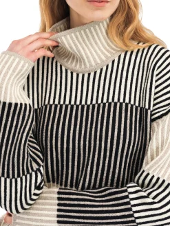 Dale of Norway Høy Hals-Skarstind Ullgenser Dame White